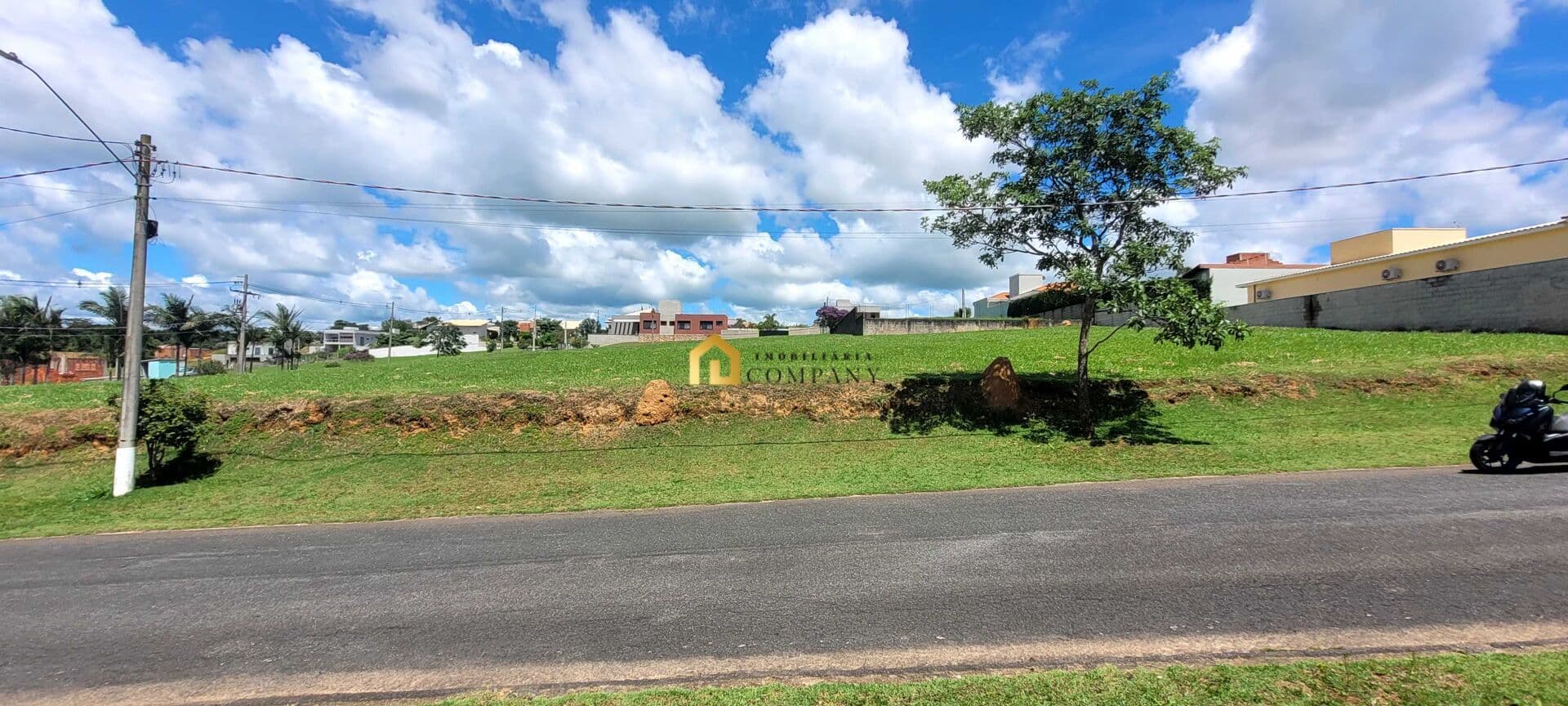 Terreno em Condomínio-Araçoiaba da Serra SP