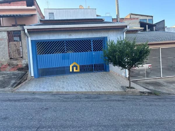 Casa com 4 quartos sendo uma suíte no Jardim São Guilherme em Sorocaba - SP.