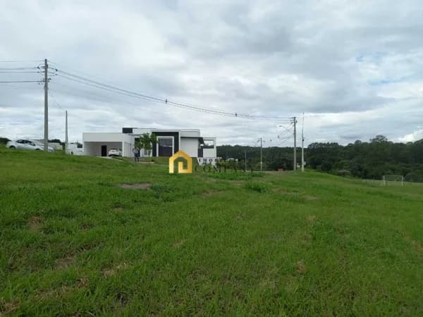 Terreno no Condomínio Fazenda Alta Vista em Salto de Pirapora/SP