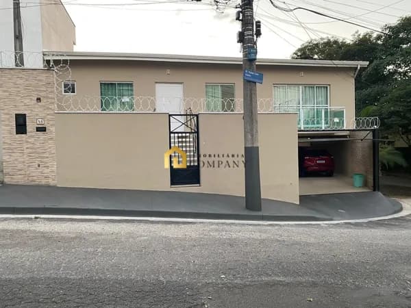 Casa à venda no bairro Jardim Pagliato
