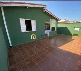 Casa térrea à venda com 02 quartos, 02 banheiros e duas vagas de garagem, no bairro Divino - Sorocaba/SP