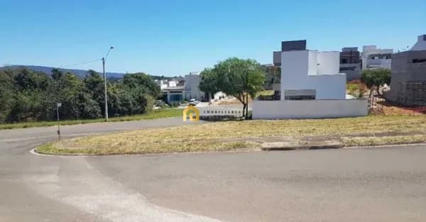 Terreno de ESQUINA no condomínio Reserva Ipanema em Sorocaba/SP.