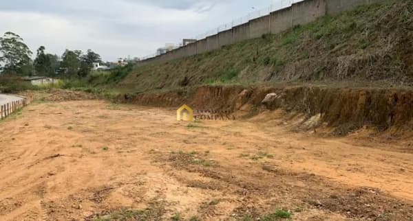 Terreno comercial/residencial na lateral do condomínio SunLake Votorantim/SP