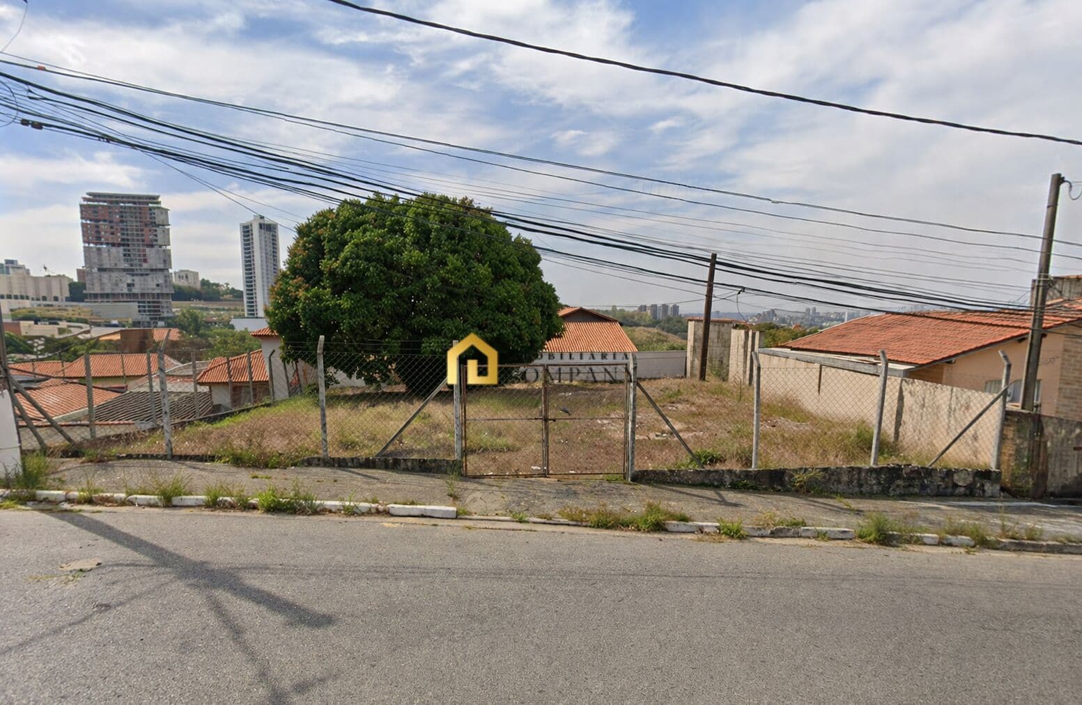 Terreno no Jardim Icatu – Espaço Ideal para Construir ou Investir!