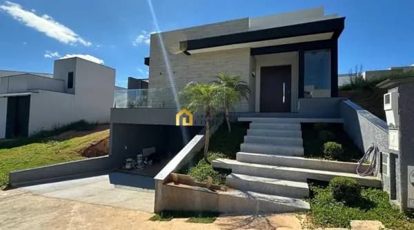 Casa assobradada em Condomínio na cidade de Sorocaba SP