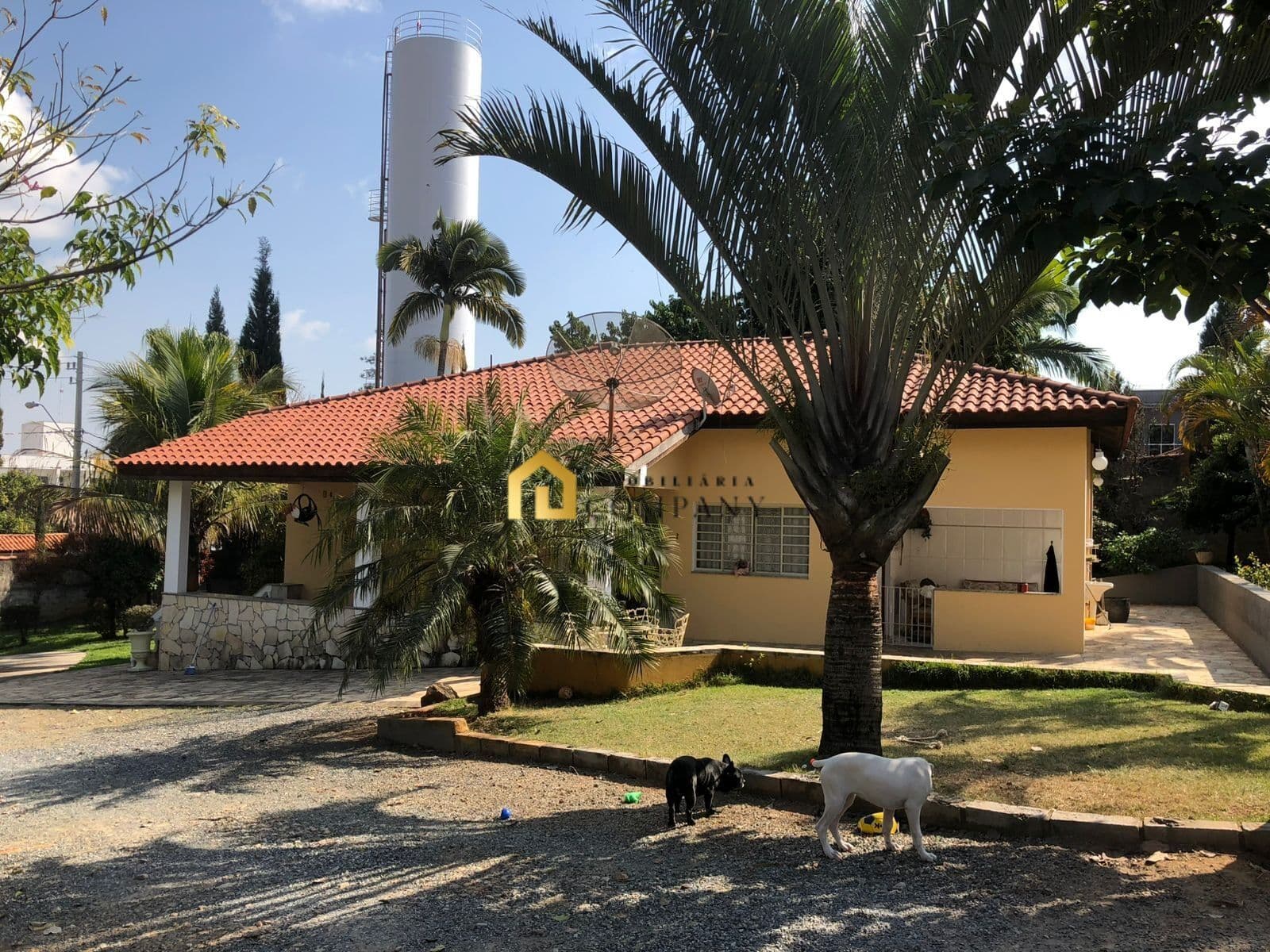 Chácara no Jardim Celeste, com 3 casas, á 5 minutos do centro de Sorocaba/SP