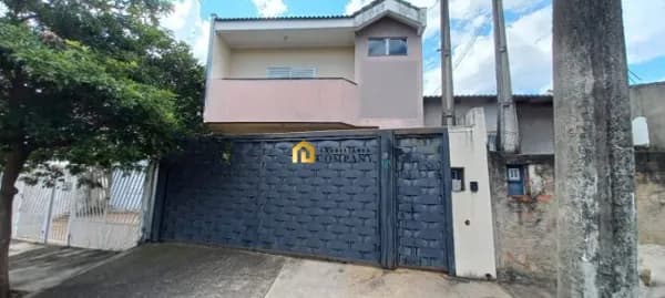 Sobrado com 5 dormitórios e 3 suítes, localizado no Jardim Paulista na Zona Norte de Sorocaba.