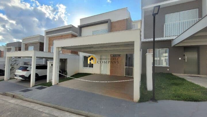 Casa à venda no condomínio Village Tirreno Residences