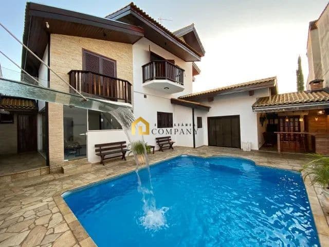 Sobrado Clássico com Piscina à venda no Jardim Astro – Sorocaba/SP