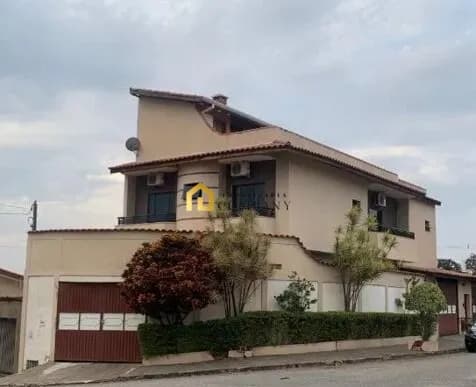 Sobrado Amplo à Venda no Wanel Ville - Sorocaba/SP