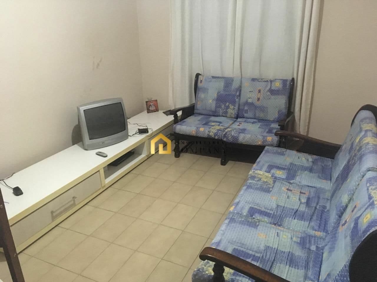 Apartamento na Av. General Carneiro.