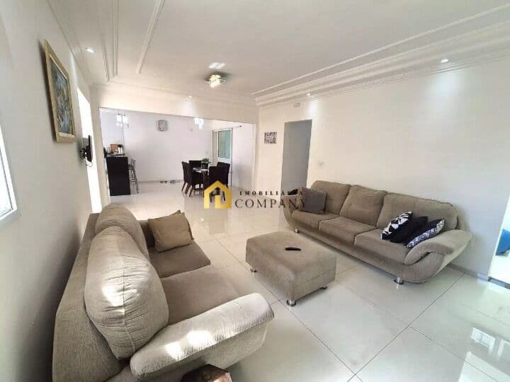 Casa Térrea com 3 dormitórios na Vila Augusta em Sorocaba/SP