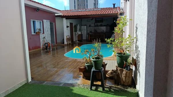 Sobrado com piscina e área gourmet completa no Jardim Americano, Zona Oeste de Sorocaba/SP