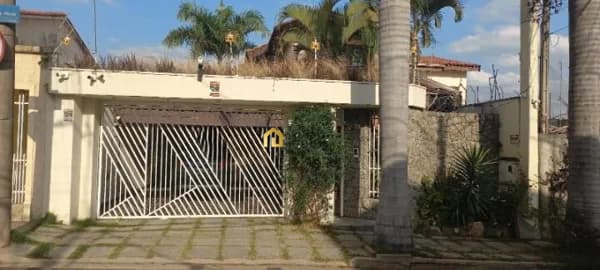 Casa com 3 dormitórios, sendo uma suíte e piscina, na Vila Santa Rita, Sorocaba/SP