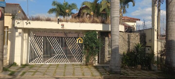 Casa com 3 dormitórios, sendo uma suíte e piscina, na Vila Santa Rita, Sorocaba/SP