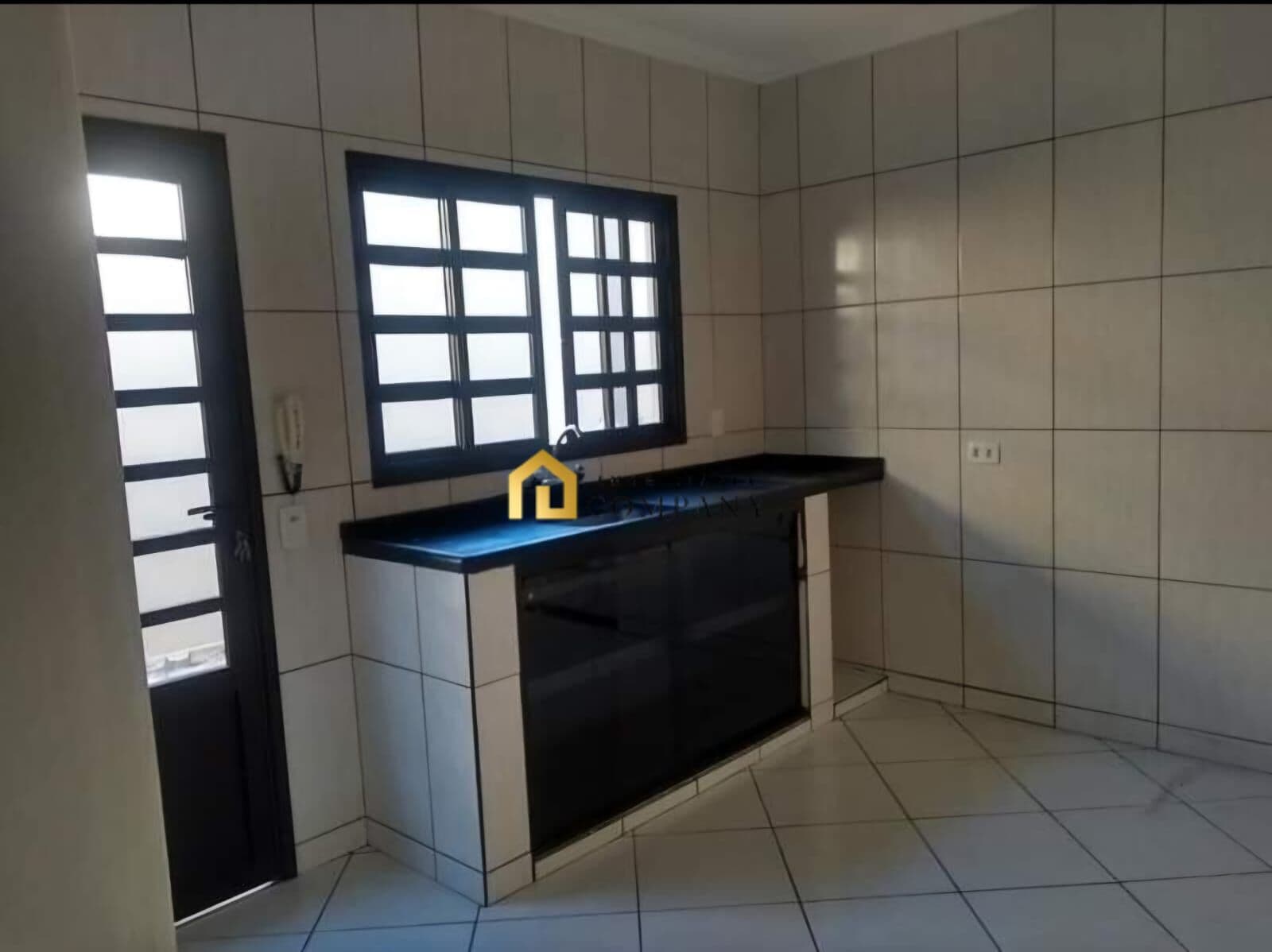 Sobrado localizado no bairro Jardim Portal do Itavuvu - Sorocaba/SP