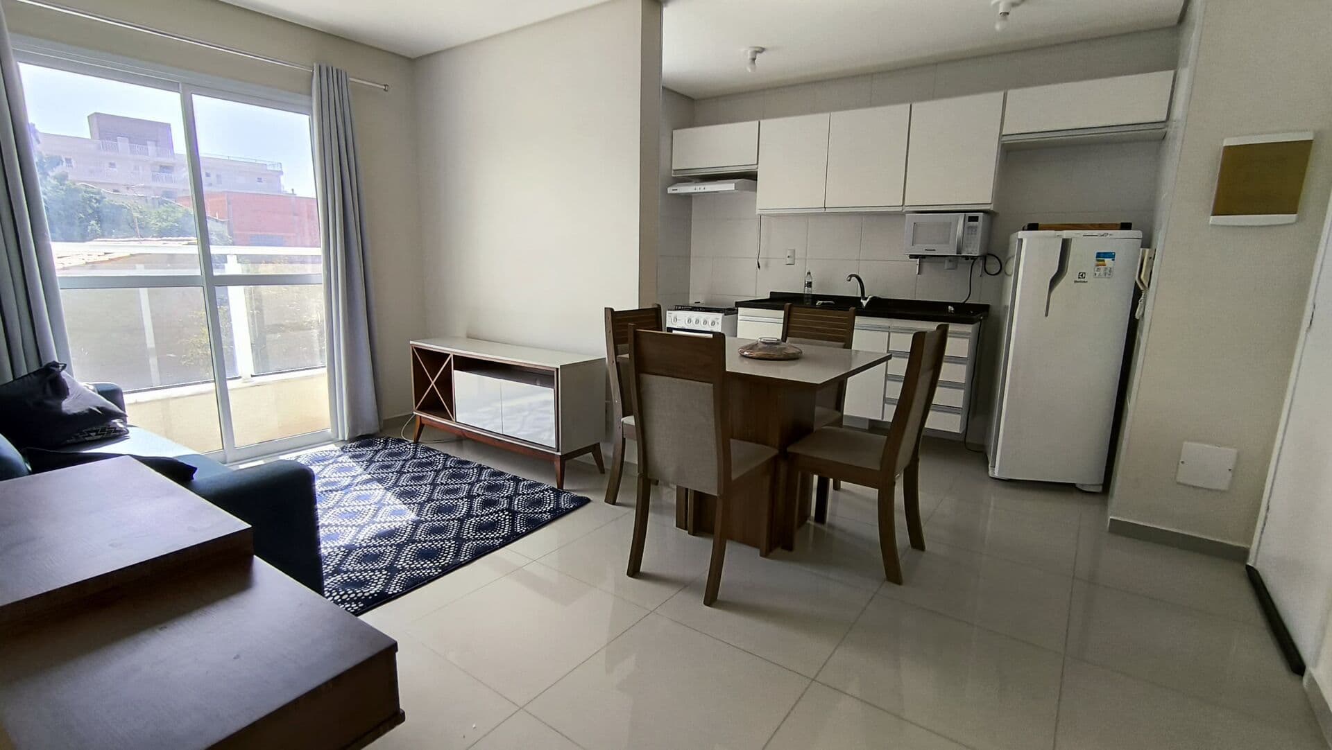 Apartamento com elevador, 63m² com duas vagas de garagem cobertas