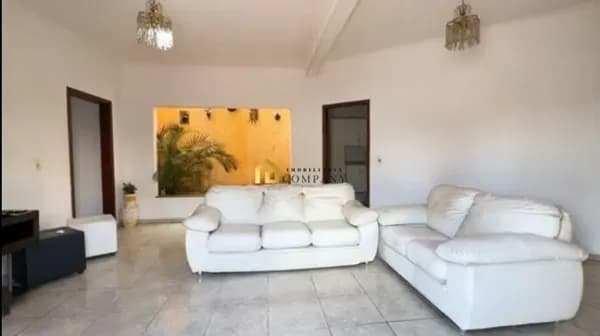 Casa assobradada com 2 quartos no Jardim São Carlos em Sorocaba/SP