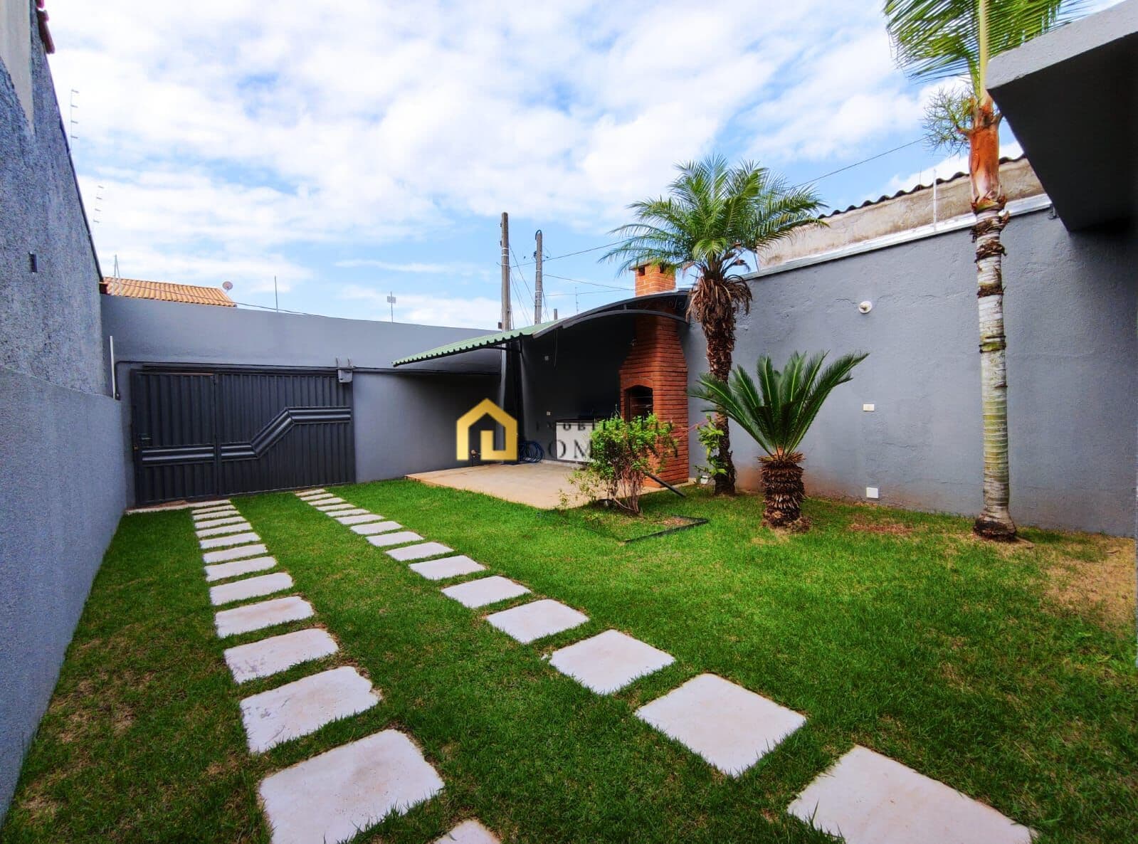 Casa térrea localizada no bairro Wanel Ville em Sorocaba/SP