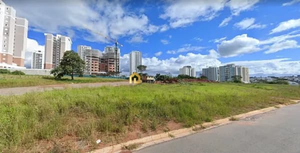 Área Residencial/Comercial á venda em Sorocaba