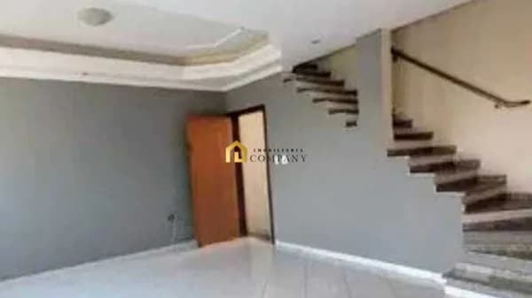 Casa sobrado à venda na Zona Leste de Sorocaba/SP.