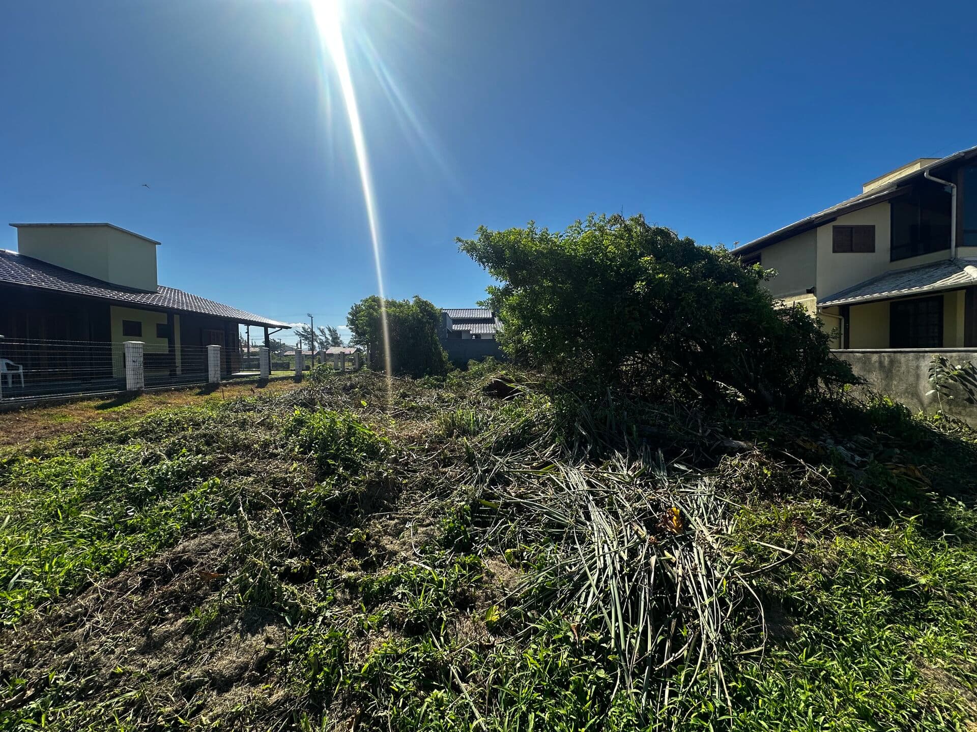 Lote a 195 metros da praia norte - Itapirubá.