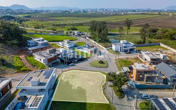 Terreno à Venda — Condomínio Quinta do Lago, Monte Castelo, Tubarão/SC