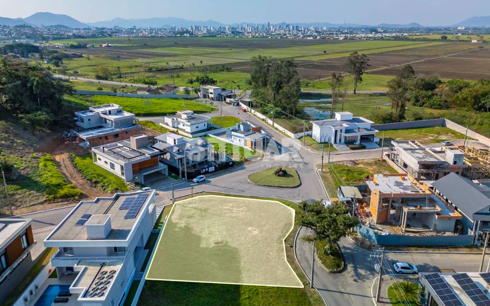 Terreno à Venda — Condomínio Quinta do Lago, Monte Castelo, Tubarão/SC