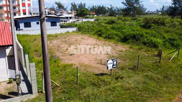 Terreno em Itapirubá – Perto da Praia e Pronto para Construir