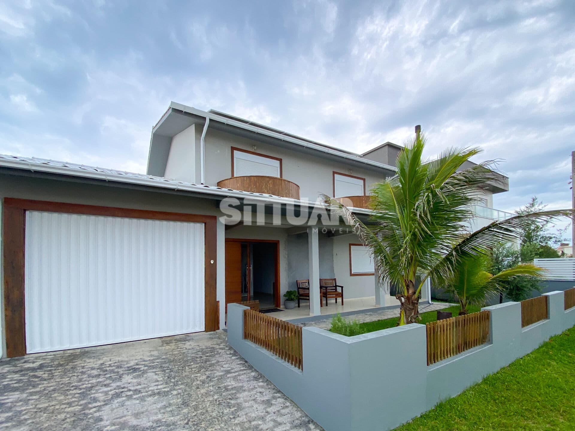 Casa com Piscina à Venda — Itapirubá, Imbituba/SC