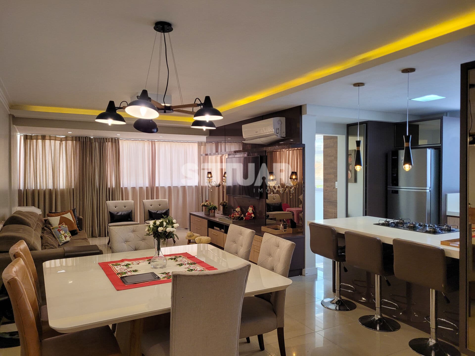 Apartamento Mobiliado à Venda — Centro, Tubarão/SC