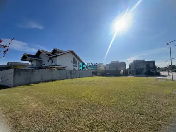 Sobrado em Construção Jardim do Golfe Esquina Alto Padrão