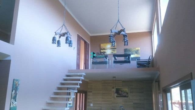 Casa em São José dos Campos - Freitas