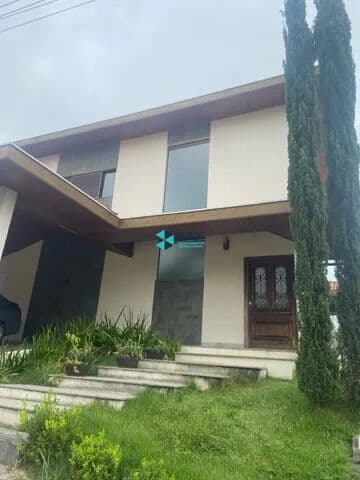 Sobrado Alto Padrão - Residencial Mantiqueira - 252 m2 Terreno - 238,30 m2 Construída - 4 Dormitórios - 2 Suíte - 2 Vaga