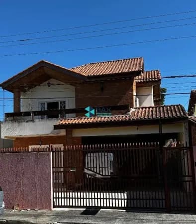 Vila Betânia - 250 m² Terreno - 162 m² Construída - 5 Dormitórios - 2 Suítes - 2 Vagas
