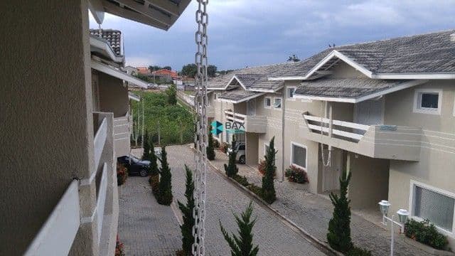 Sobrado em São José dos Campos - Chácaras São José