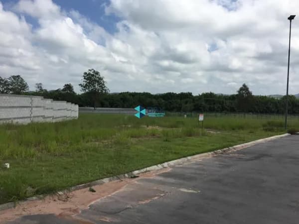 TERRENO NO CONDOMÍNIO COLINAS DO PARATEHY NORTE/ SJC