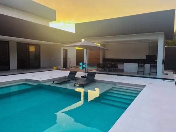 Casa em Jacareí - Jardim Terras de Santa Helena