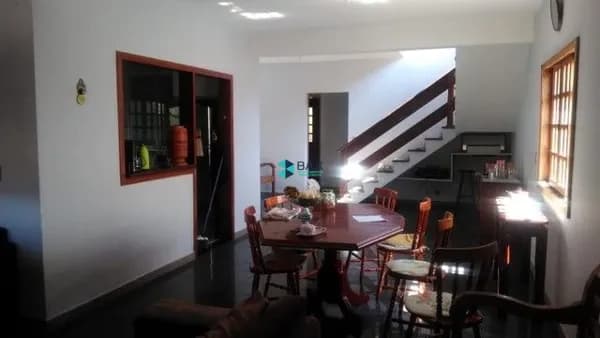Casa em São José dos Campos - Jardim das Indústrias