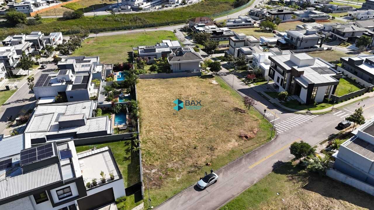 Terreno em Condomínio Colinas Paratey Sul