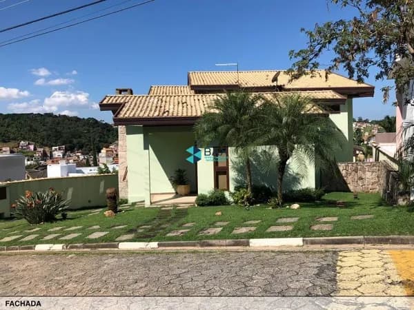 Casa em Jacareí - Jardim Coleginho
