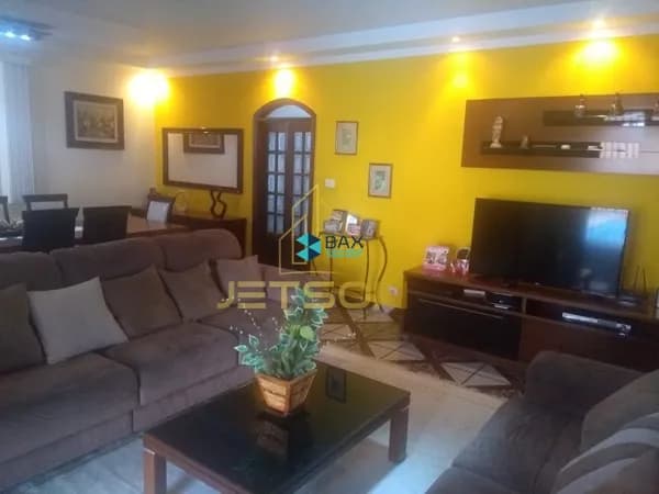 Casa em São José dos Campos - Vila Industrial