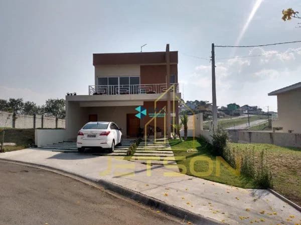 Casa em Jacareí - Jardim América