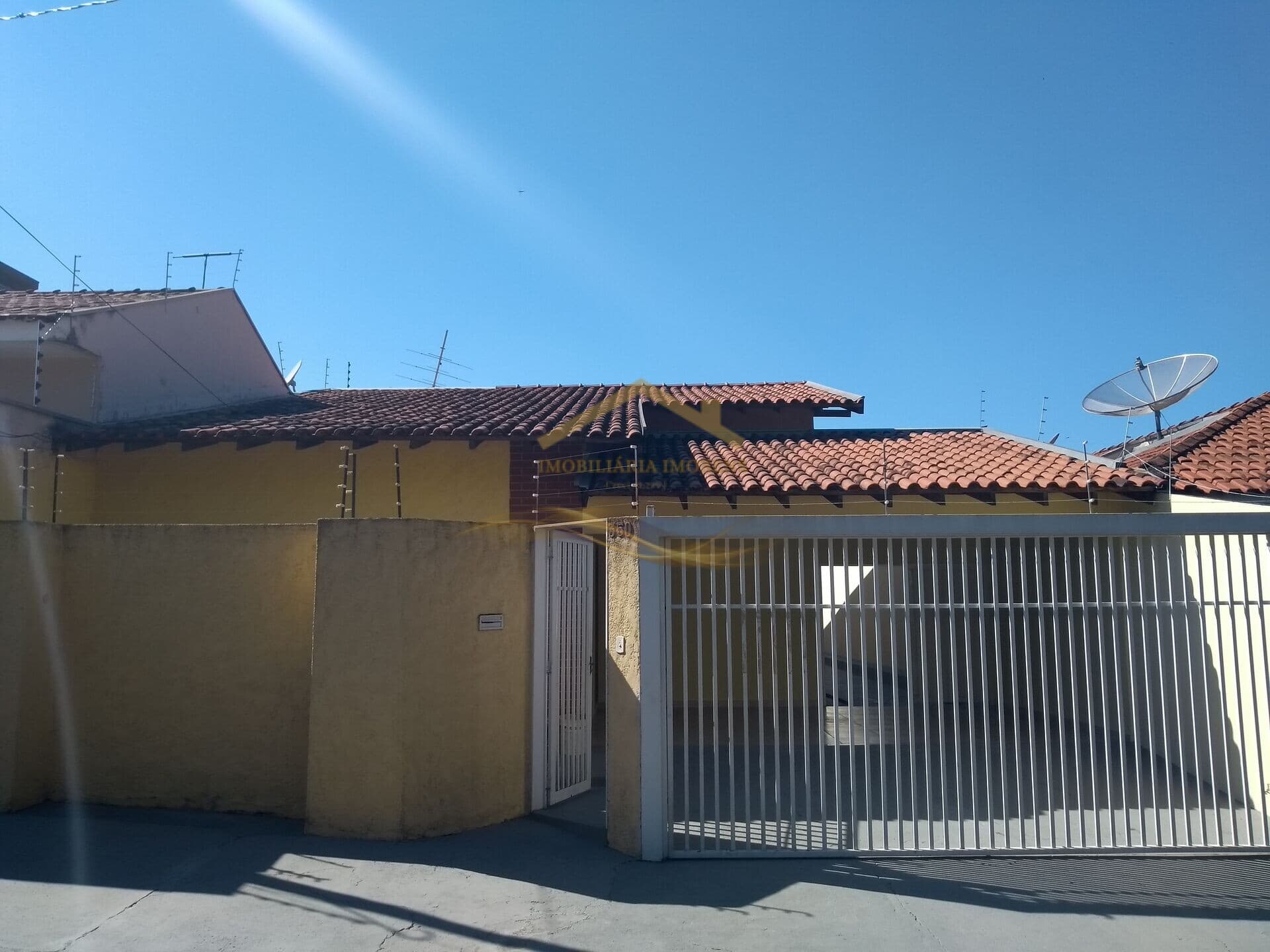 CASA À VENDA- MACEDO TELES 3 DORM. R$ 450.000,00
