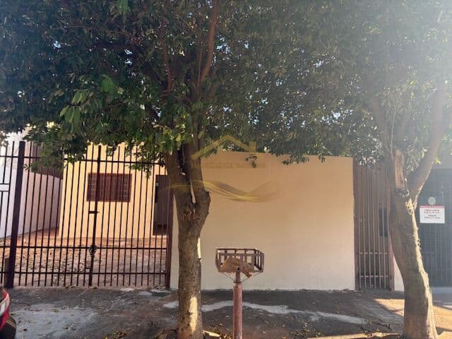 CASA ALUGA-SE GABRIELA 2 DORM.