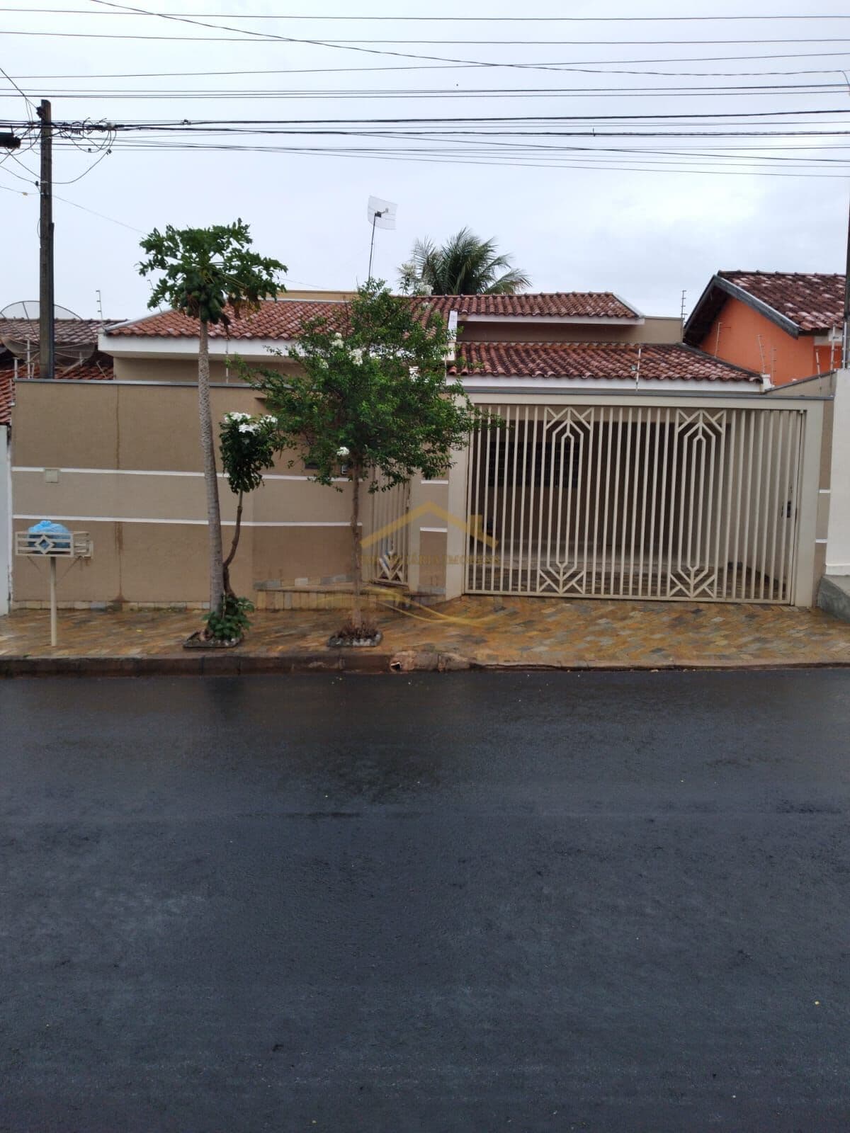 Casa Vende-se Parque das Aroeiras - R$ 360 mil
