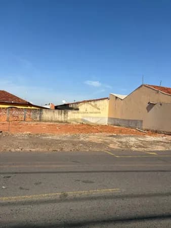 Terreno Residencial/Comercial Vende-se R$ 220 mil