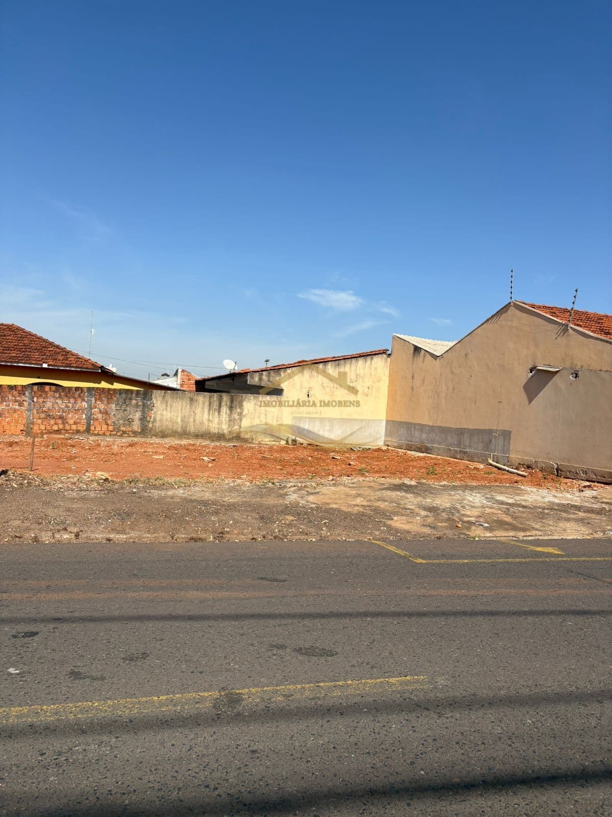 Terreno Residencial/Comercial Vende-se R$ 220 mil