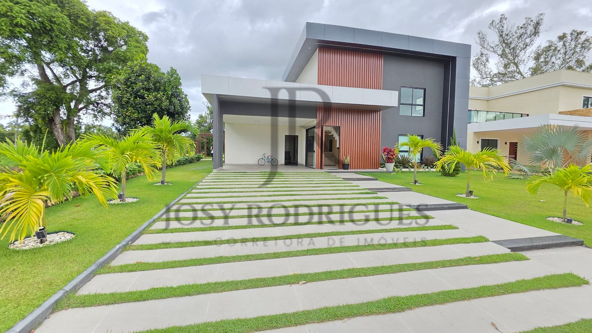 🏡 Casa de Alto Padrão no Condomínio Hyeda Castro – KM 13 🌿✨