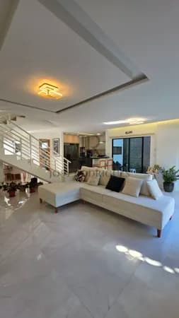🏡 Casa moderna com 3 suítes no coração de Aldeia